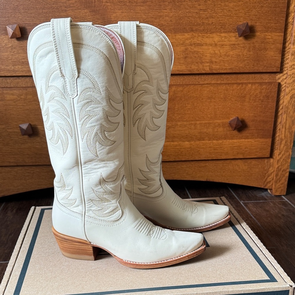 Tecovas Annie Cowboy Boots in Ivory Leather size 7